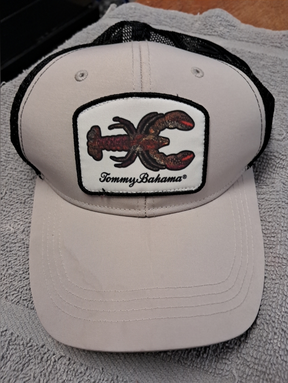 Tommy Bahama SnapBack Lobster Patch "Tip Your Cap" Trucker Mesh Hat. Grey/Black